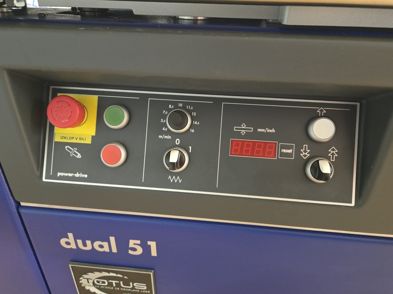 DUAL 51