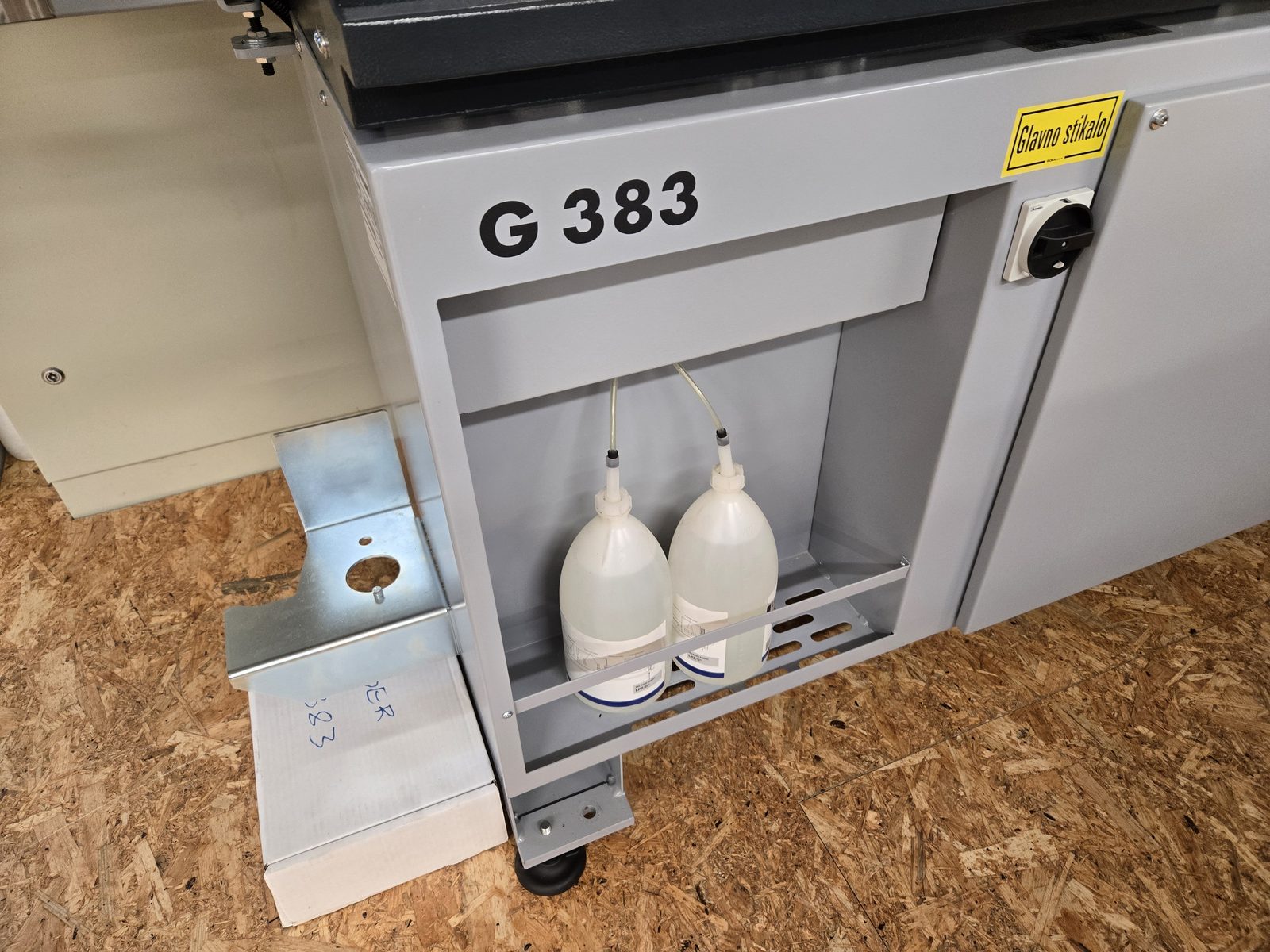 G383